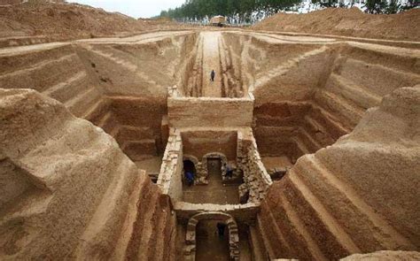  한나라 고분과 함께 역사 속으로 시간 여행을 떠나는 대！ 신 Zhengzhou  Han Dynasty Mausoleum 